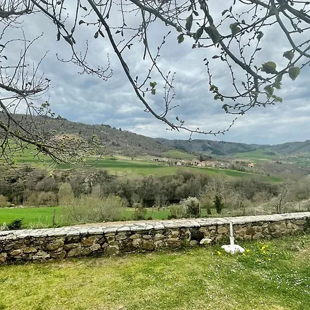 Hébergement de vacances Saint-ilpize, 4 Pièces, 8 Personnes - Fr-1-582-207 *