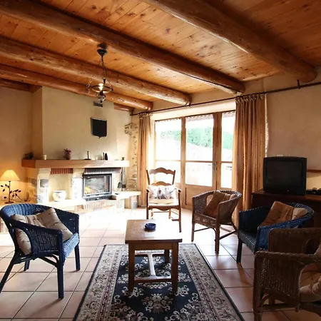 Летний дом Ferme Renovee, 3 Chambres, Cheminee - Fr-1-582-207 Saint-Ilpize